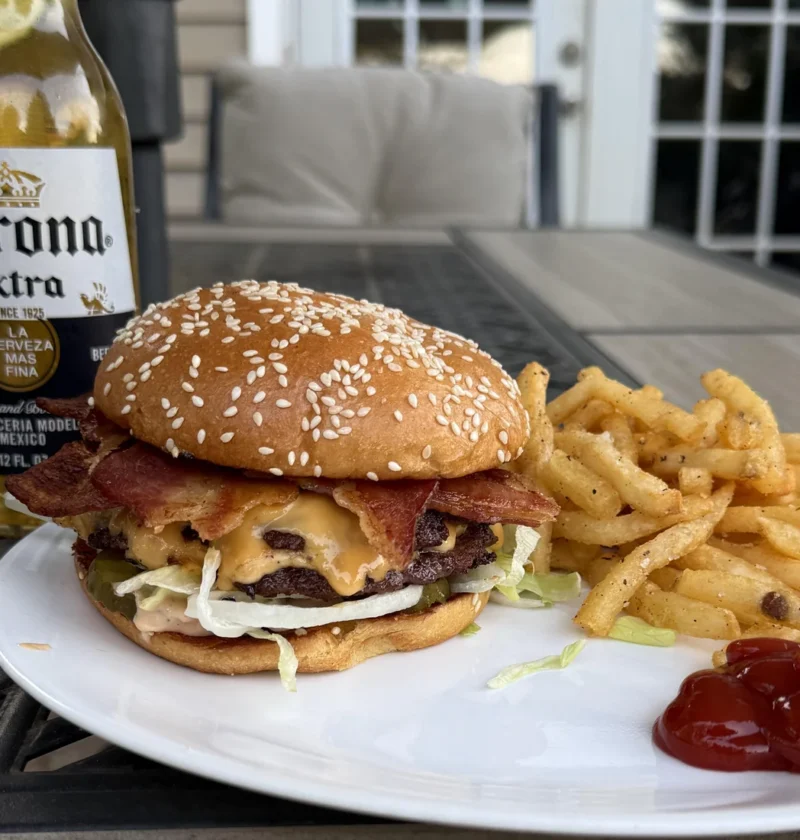 Craving a crispy, juicy smash burger at home? Learn how to make the best homemade bacon cheese smash burger and fries with simple ingredients and step-by-step tips.